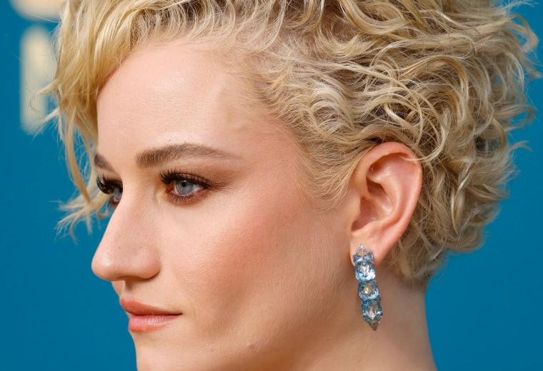 Coiffure cheveux courts bouclés : Découvrez ces 9 coupes de cheveux