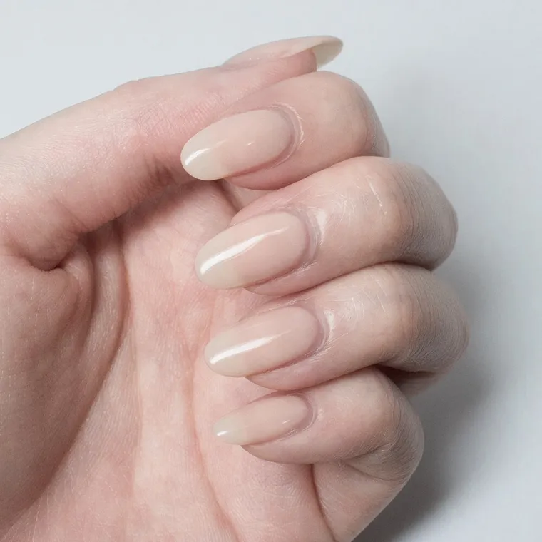 déco ongles vanilla french nails 2023 tendance