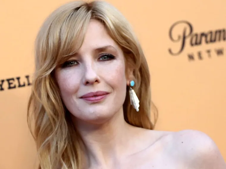 Kelly Reilly coupe cheveux longs