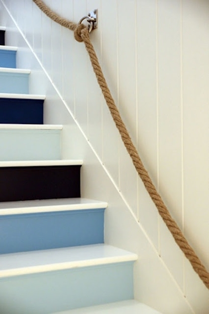 Escaliers modernes bleu