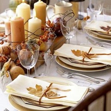Serviettes beiges decoration feuilles