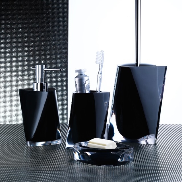 accessoires-salle-bain-noirs-minimalistes