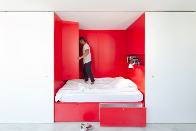 aménager un studio chambre-coucher-rouge