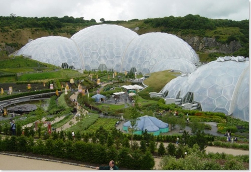 angleterre attractions touristiques eden projet biome biosphere