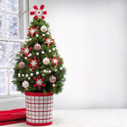 arbre-de-Noël-couleur-rouge-blanche