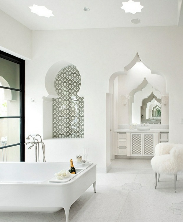 architecture marocaine ressort sur fond blanc