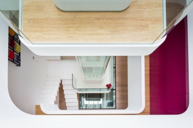 architecture moderne vue plongeante cage escalier tremie