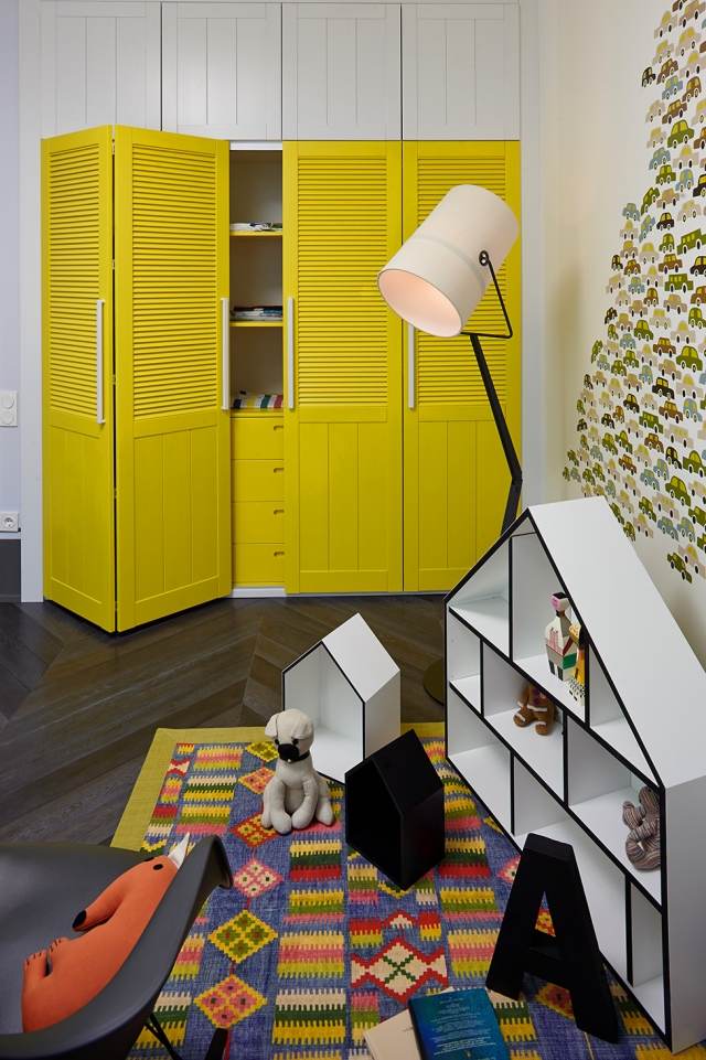 armoire-chambre-enfant-jaune-élégante-idée-originale armoire chambre enfant