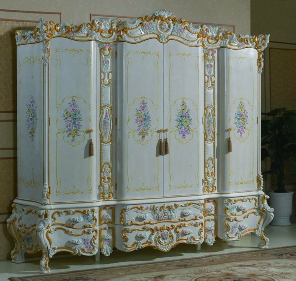 armoire style baroque blanche ornements