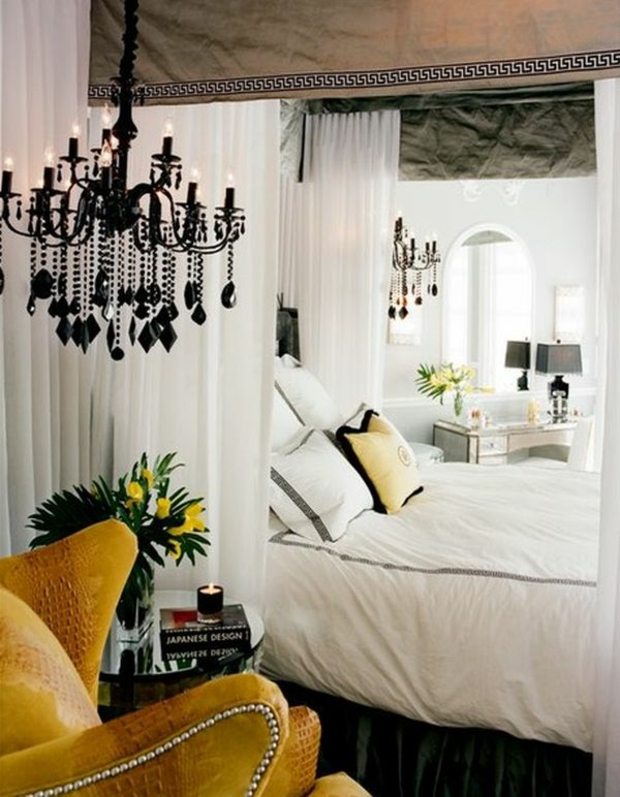 belle chambre blanche lustres glamour noirs