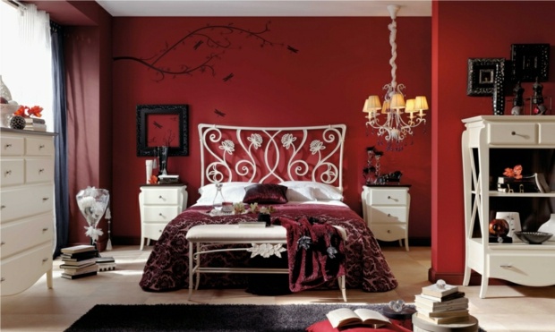 belle chambre style rustique murs rouges