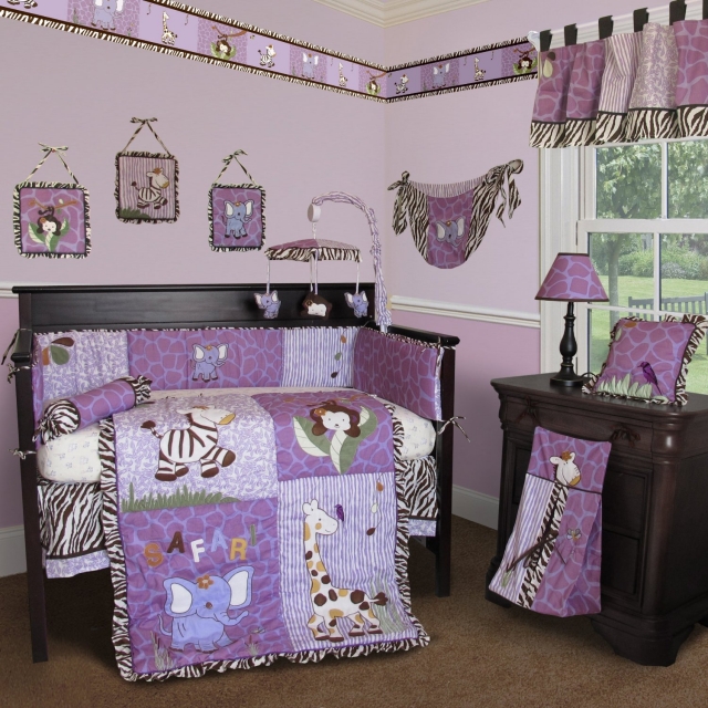chambre-bébé-fille-idée-originale-couleur-violette