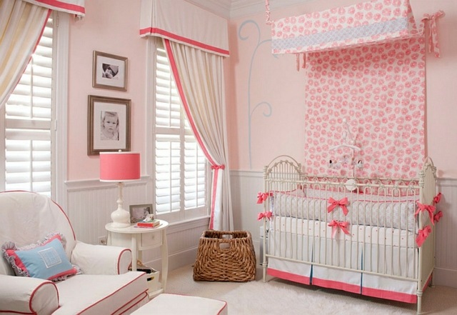 chambre bébé rose noeuds lit fille