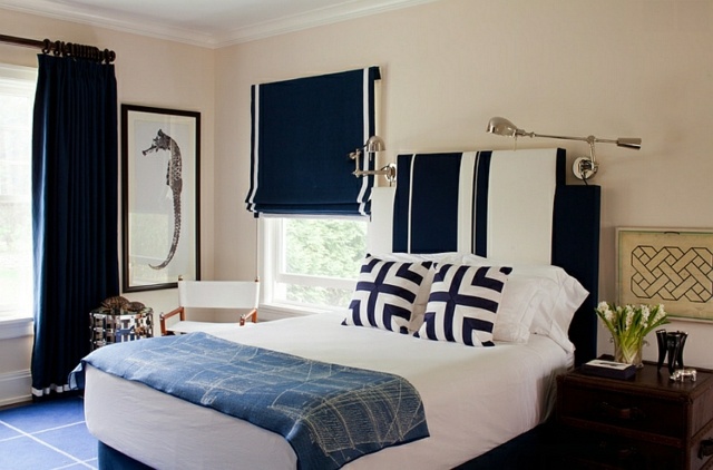 chambre coucher lit blanc bleu fonce