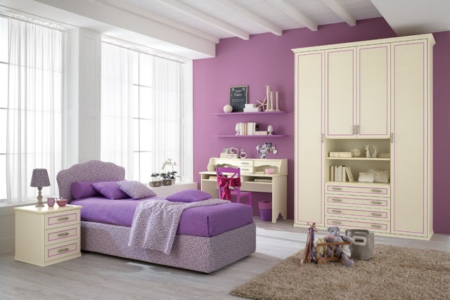Chambre fille lit violet