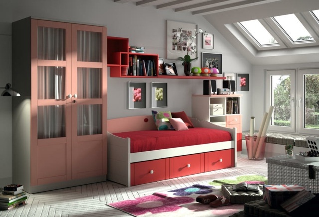 chambre fille rouge rose