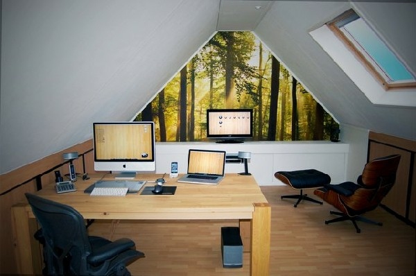 chambre triangulaire bureau sobre bois