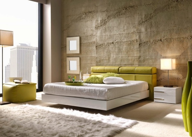 chambre zen chambre-zen-idées-atmosphère-chambre-coucher-mur-effet-béton-accents-vert-pâle-tapis-shaggy-blanc