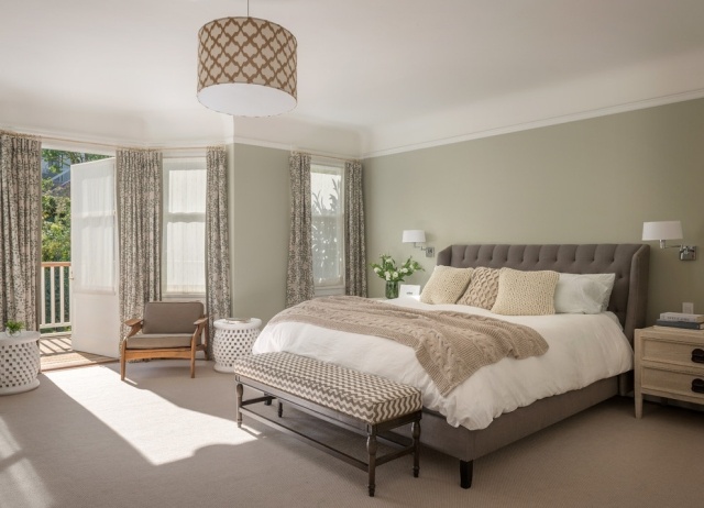 couleur-chambre-coucher-combinaisons-gris-clair-beige-blanc-lampe-motifs couleur chambre