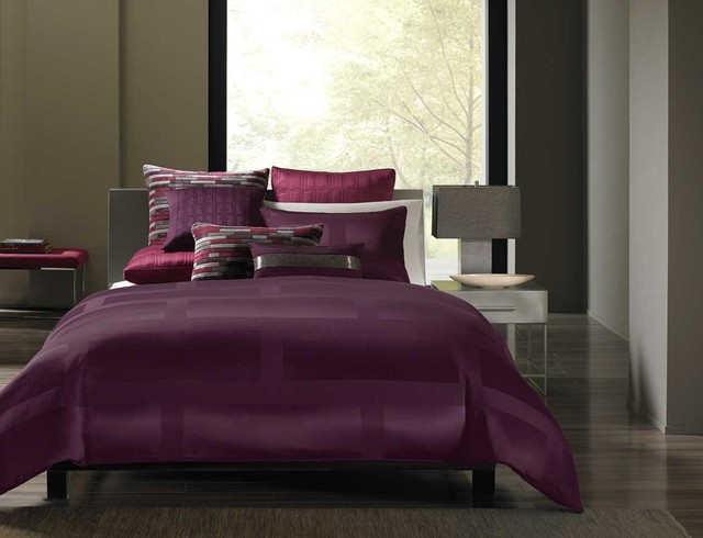 couleur-chambre-coucher-combinaisons-linge-lit-lilas-foncé-revêtement-sol-gris-murs-gris couleur chambre