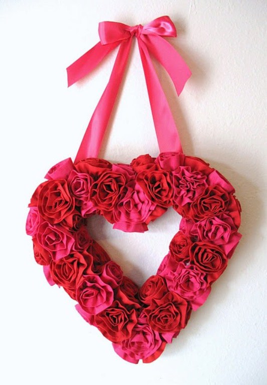 couronne St Valentin roses rouges roses
