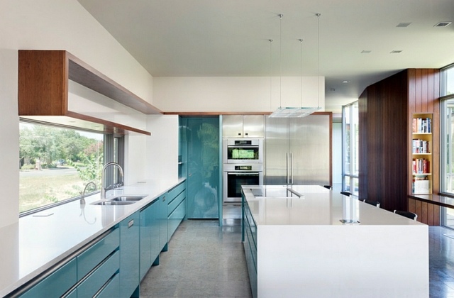 cuisine moderne design plan blanc bleu turquoise déco intérieur
