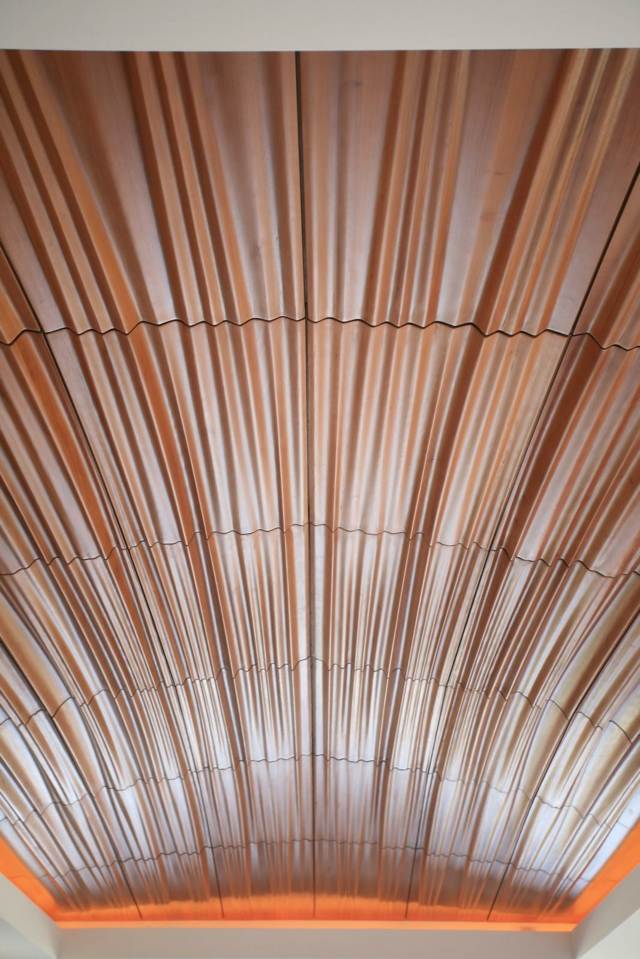 décoration plafond bois moderne