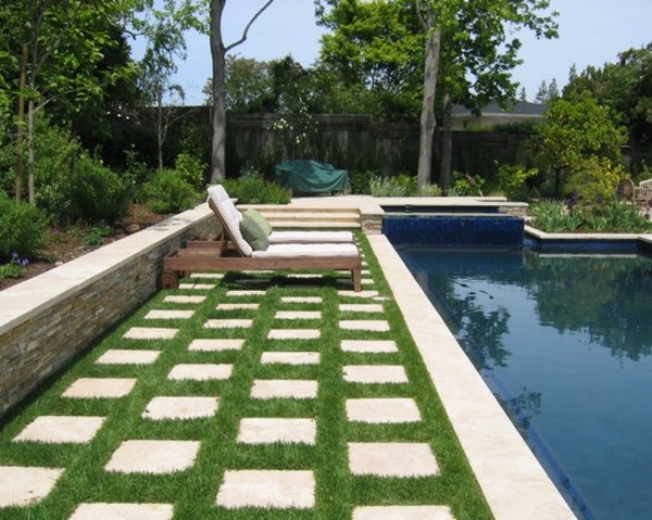deco piscine jardin pelouse