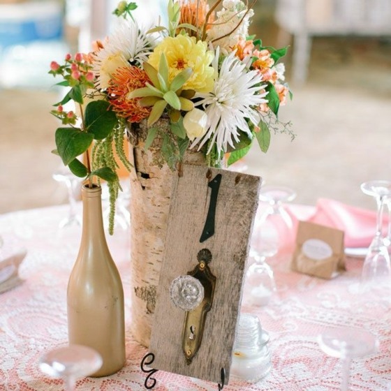 deco table bouteille bouquet fleurs poignee