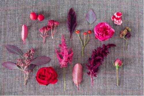 deco table de mariage rose fleur gris cramoisi