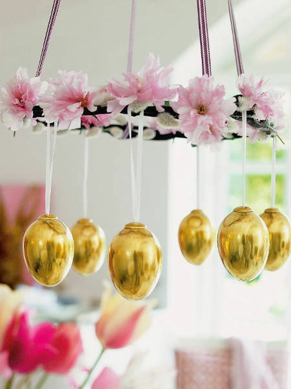 décoration fleurs lustre Paques