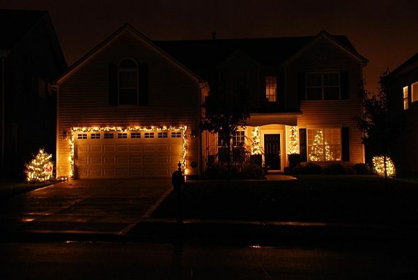 décoration lumières de noël garage maison