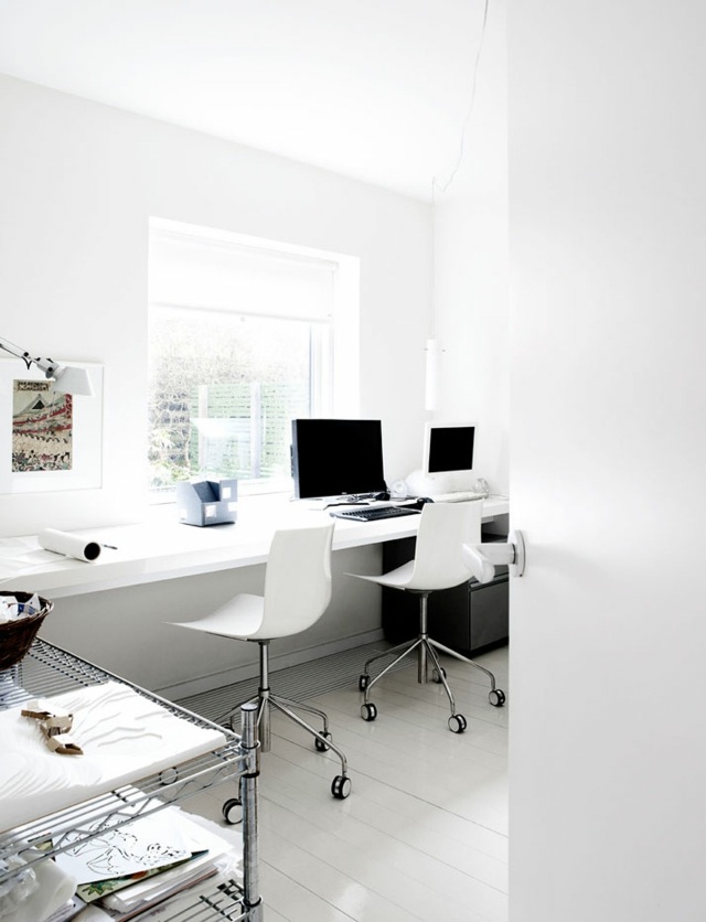design minimal interieur poste travail bureau architecte blanc