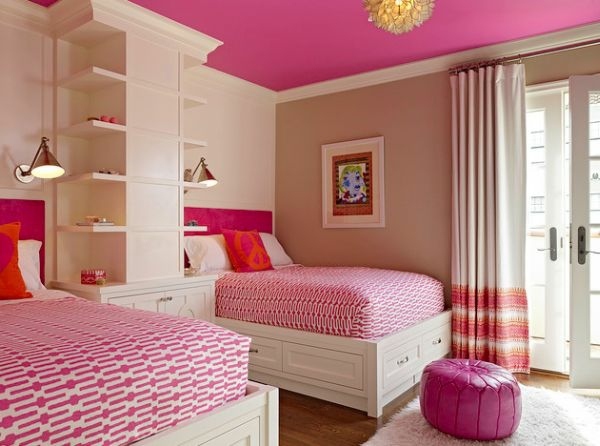 deux lits fille chambre rose