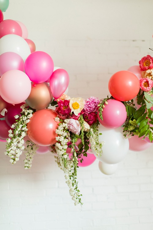 déco bridal shower courrone ballons fleurs