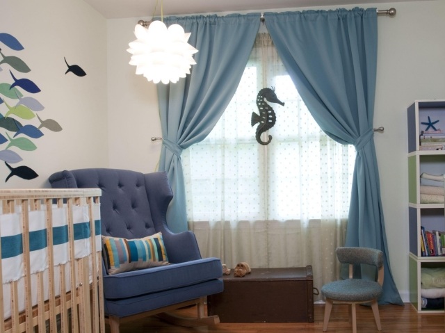 déco chambre bébé bleu motifs-maritimes