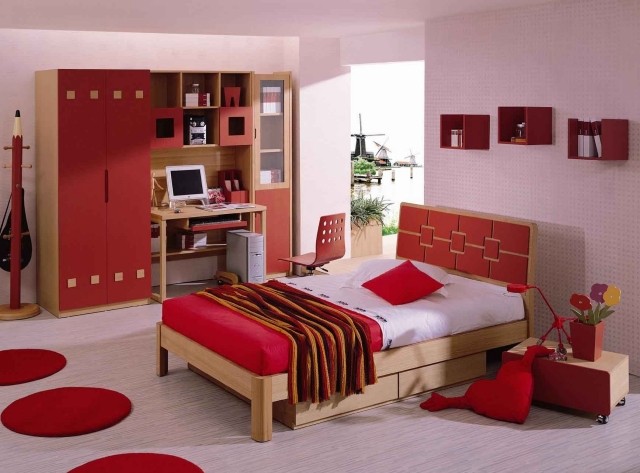 décoration-chambre-couleur-rouge-idée-originale-grand-lit