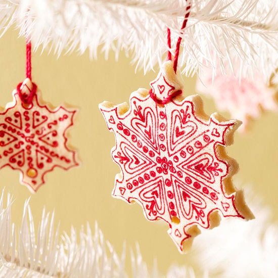 décoration-de-Noël-flacons-de-neige-rouge-blanc