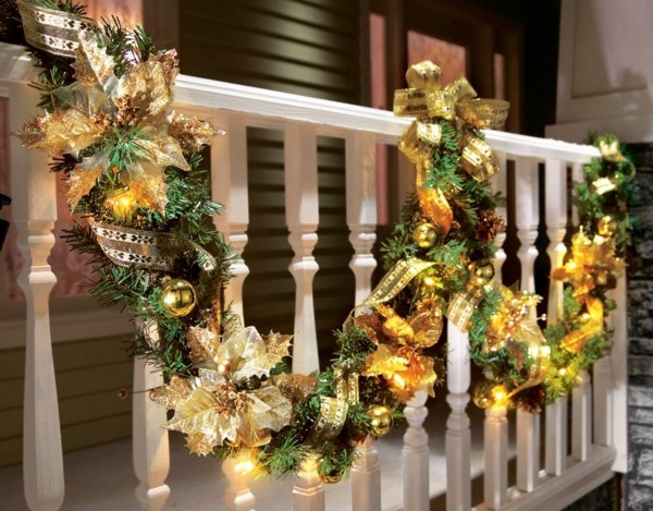 décoration-de-Noël-idée-originale-extérieur-guirlandes-boules-décoratifs