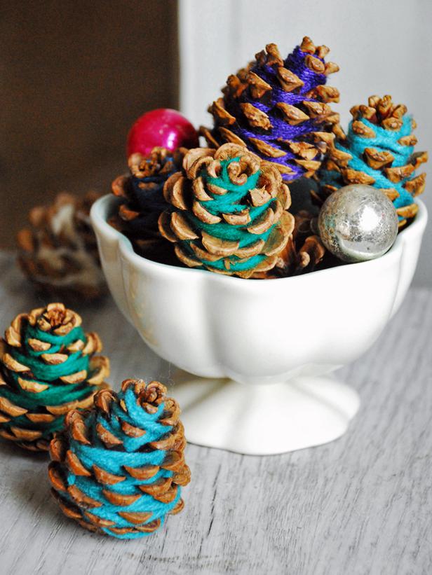 décoration-de-Noël-matériaux-naturels-cones-pin-boules
