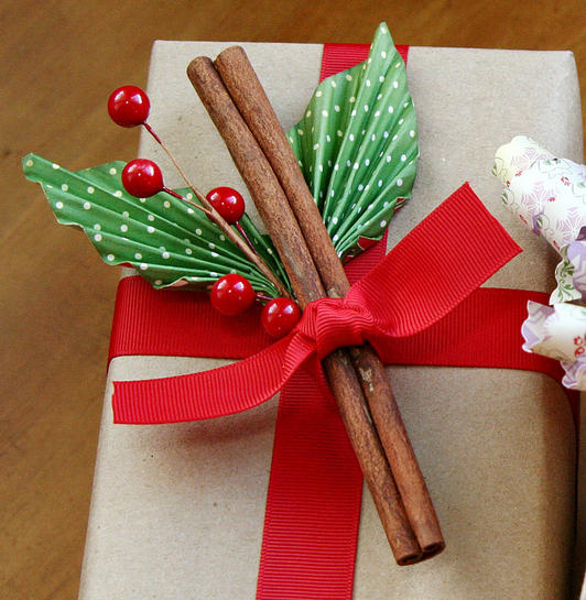 emballage de cadeaux Noël-original-bâton-cannelle