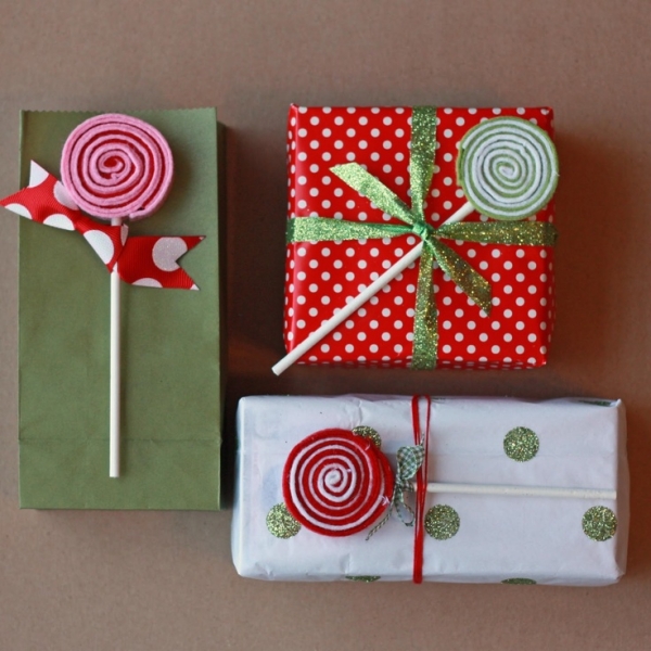 emballage de cadeaux Noël original-sucettes-feutre