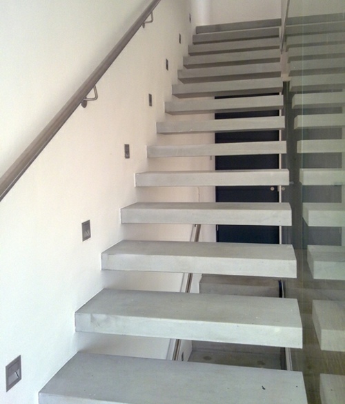 escalier beton design moderne