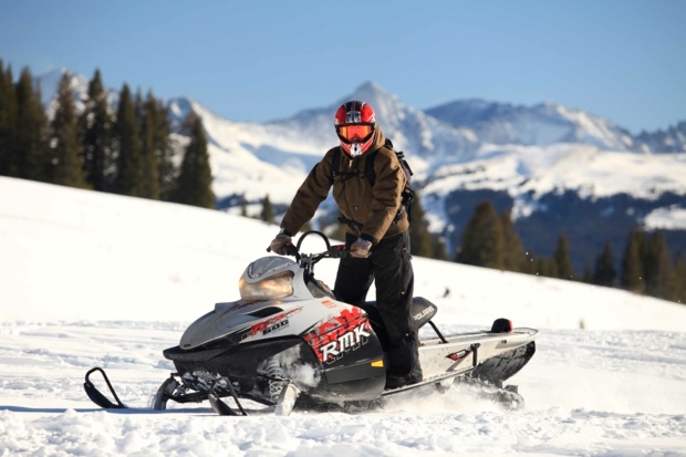 idee vacances ski motoneige