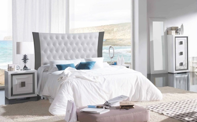 idées déco chambre à coucher idées-déco-chambre-coucher-couleurs-naturelles-tête-lit-blanc-gris-tapis-blanc-mobilier-élégant-blanc-accent-coussins-bleus