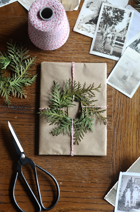 idées-emballage-cadeaux-Noël-branches-sapin