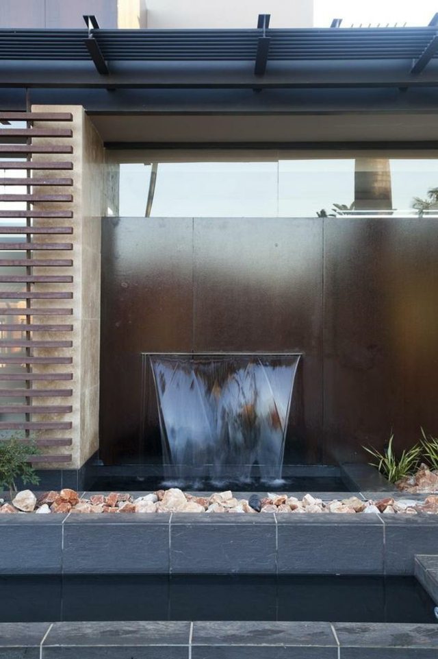 jardin moderne installation eau