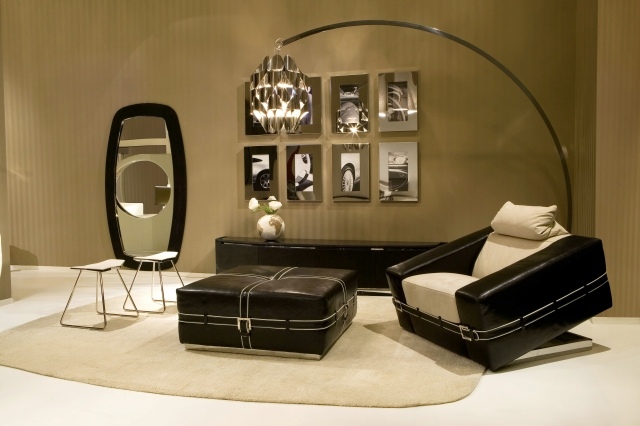 lampe-salon-sol-idée-originale-sol-ottoman-fauteuils-tabourets-miroir-rectangulaire