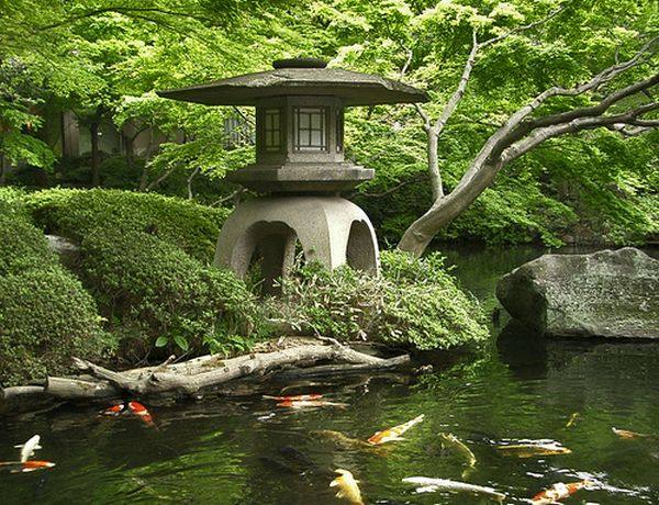 lanterne aménagement jardin japonais pierre