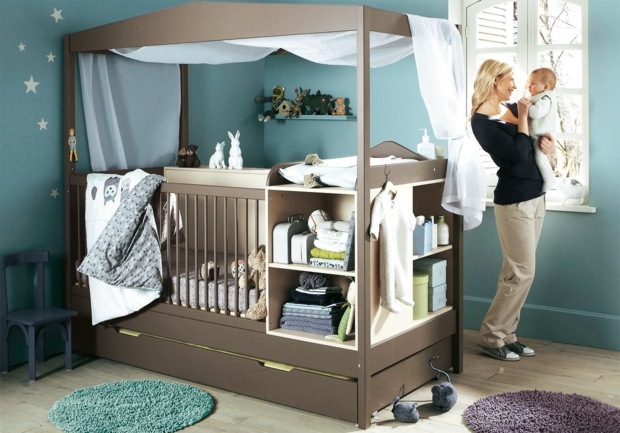 lit bébé astucieux avec espaces rangement intégrés